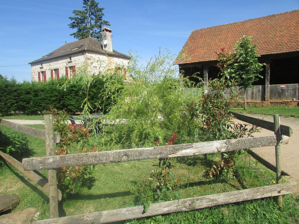 Ecuries De Saint Maurice- Maison D'Hotes De Gondou Lacapelle-Marival Exterior photo